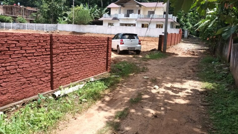 HOUSE PLOTS FOR SALE AT M.M JUNCTION PANDALAM