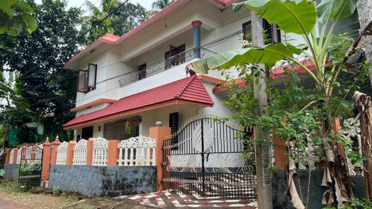 4 BHK HOUSE FOR SALE AT PANDALAM